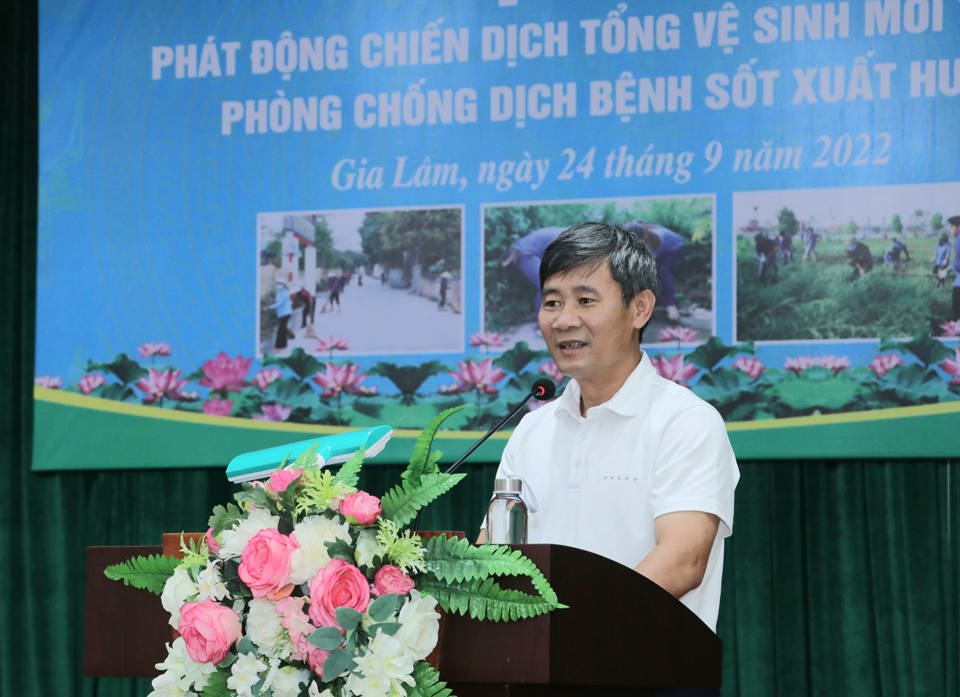 Ph&oacute; Chủ tịch UBND huyện Gia L&acirc;m Nguyễn Đức Hồng ph&aacute;t biểu chỉ đạo tại buổi lễ