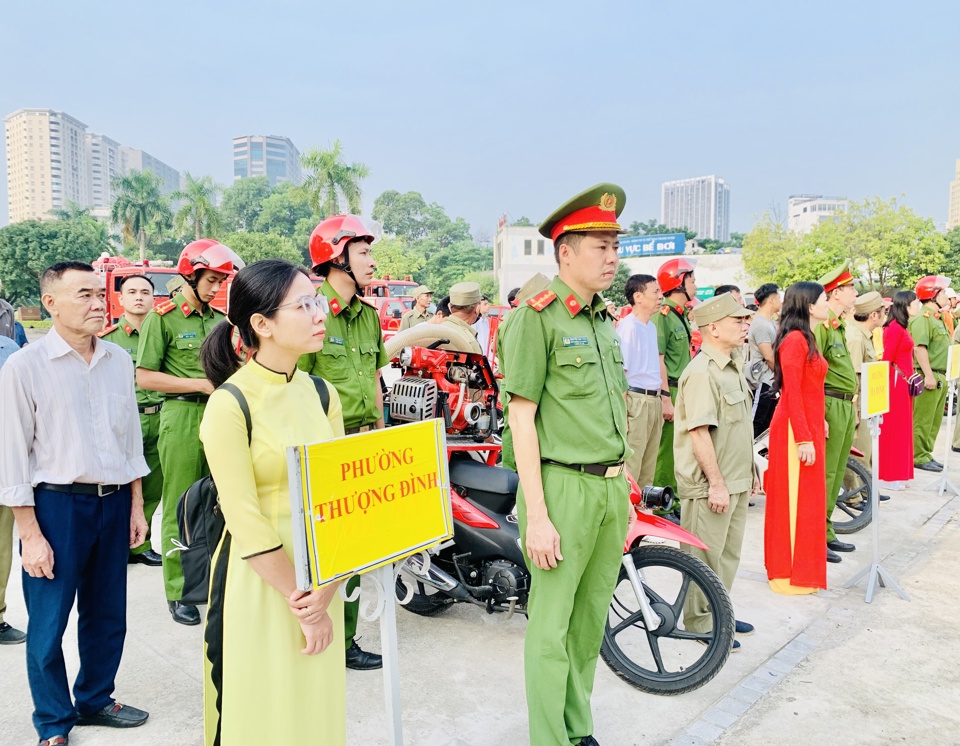 Quận Thanh Xuân hưởng ứng “Ngày toàn dân phòng cháy và chữa cháy” - Ảnh 1