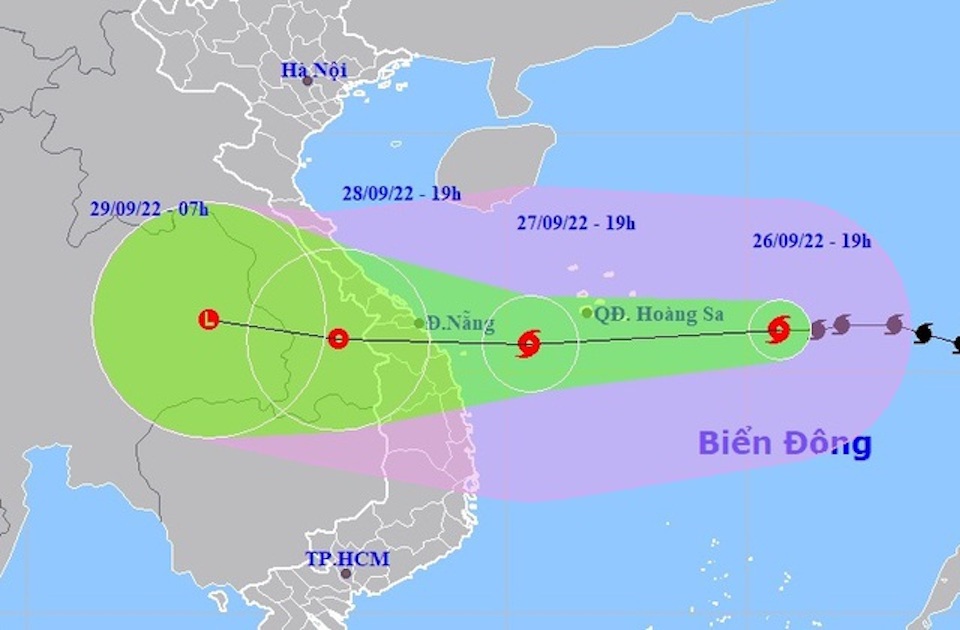 Dự b&aacute;o vị tr&iacute; v&agrave; đường đi của b&atilde;o số 4 (b&atilde;o Noru). Ảnh: NCHMF