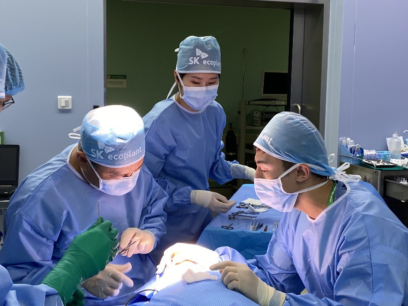 SK phẫu thuật miễn phí cho trẻ em Việt Nam bị dị tật hàm mặt - Ảnh 1