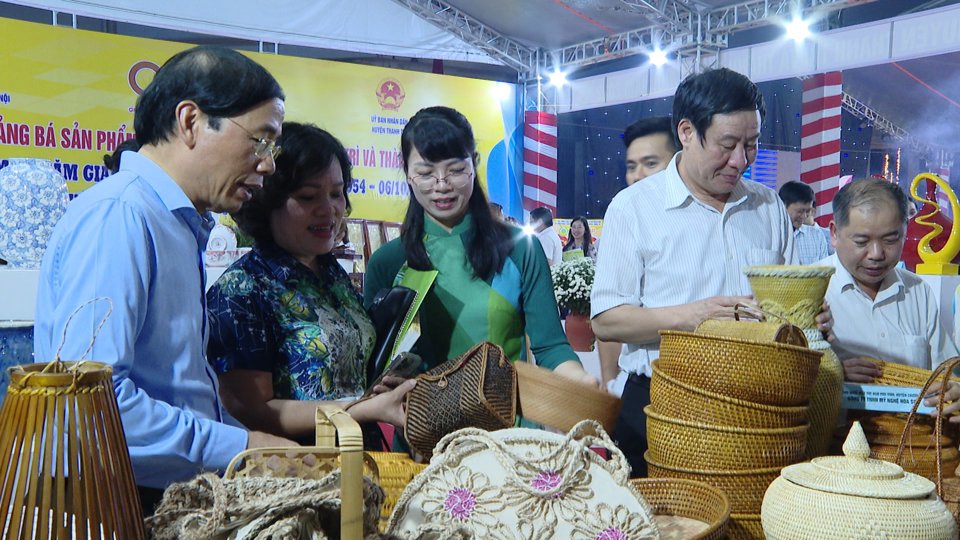 Phong phú tuần hàng tư vấn, giới thiệu sản phẩm OCOP huyện Thanh Trì - Ảnh 1