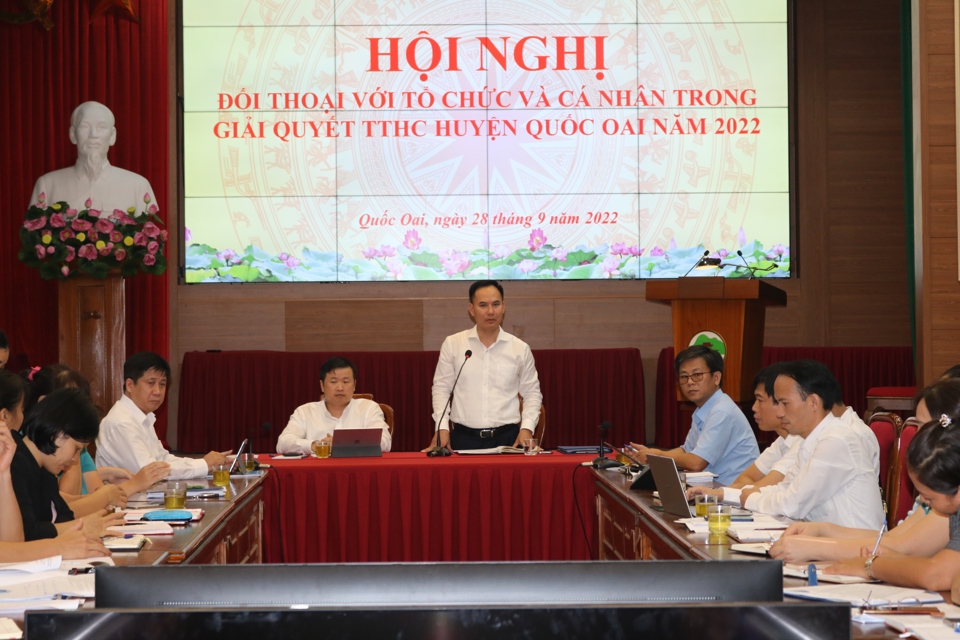 Ph&oacute; Chủ tịch UBND huyện Quốc Oai Ho&agrave;ng Nguy&ecirc;n Ưng ph&aacute;t biểu tại hội nghị.