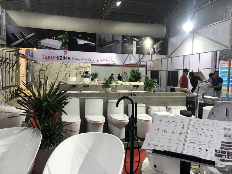 Showroom của một nh&agrave; sản xuất thiết bị vệ sinh tại Triển l&atilde;m quốc tế VietBuild H&agrave; Nội 2022
