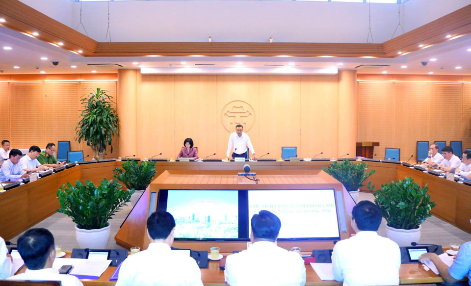 Chủ tịch UBND TP Hà Nội Trần Sỹ Thanh chủ trì buổi làm việc với lãnh đạo quận Hoàng Mai.