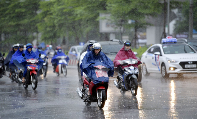 Dự b&aacute;o thời tiết ng&agrave;y 2/10/2022: H&agrave; Nội tiếp tục mưa vừa, mưa to v&agrave; d&ocirc;ng