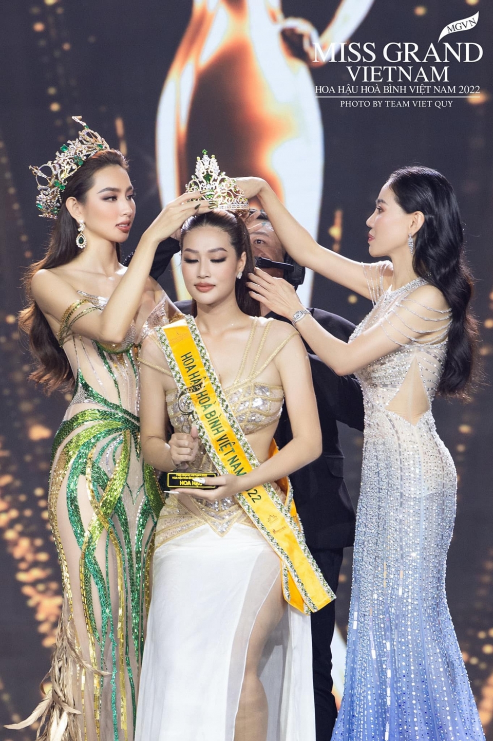 Vì sao Đoàn Thiên Ân đăng quang Hoa hậu Hòa bình Việt Nam 2022? - Ảnh 2