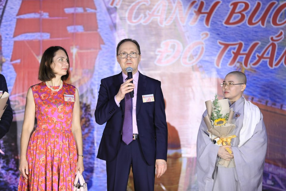 Đại sứ Đặc mệnh to&agrave;n quyền Li&ecirc;n bang Nga tại Việt Nam Gennady Bezdetko ph&aacute;t biểu tại sự kiện.&nbsp;