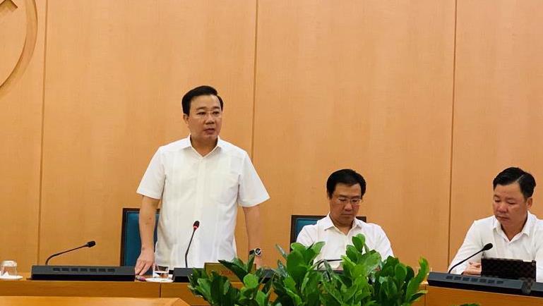 Ph&oacute; Chủ tịch UBND TP H&agrave; Nội Chử Xu&acirc;n Dũng ph&aacute;t biểu tại hội nghị