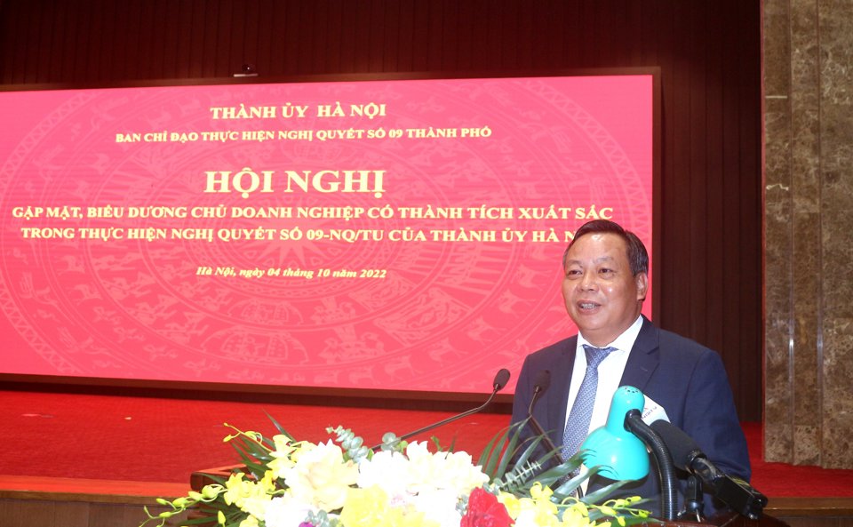 Ph&oacute; B&iacute; thư Th&agrave;nh ủy H&agrave; Nội Nguyễn Văn Phong ph&aacute;t biểu chỉ đạo tại hội nghị.
