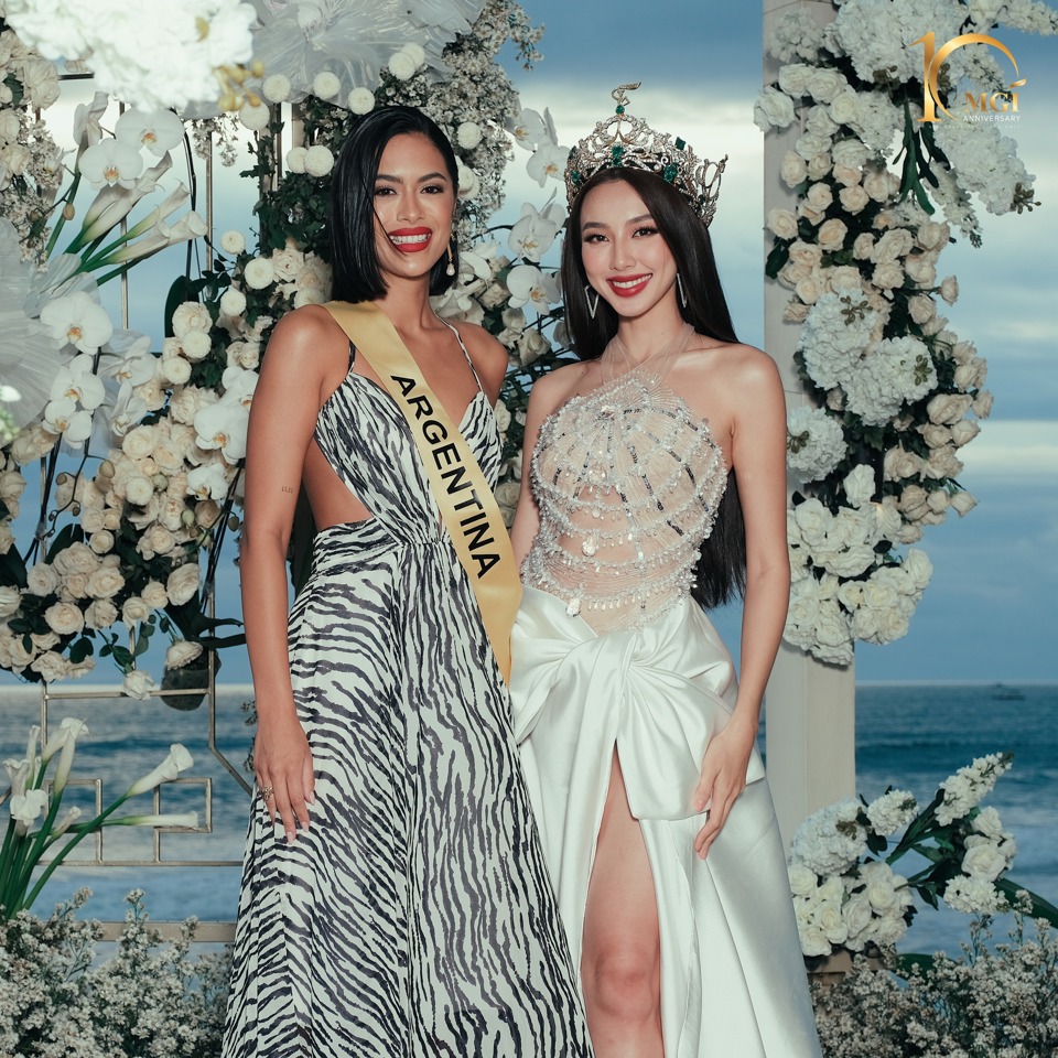 Thùy Tiên "lấn át" Thiên Ân và các người đẹp quốc tế Miss Grand International 2022 - Ảnh 1