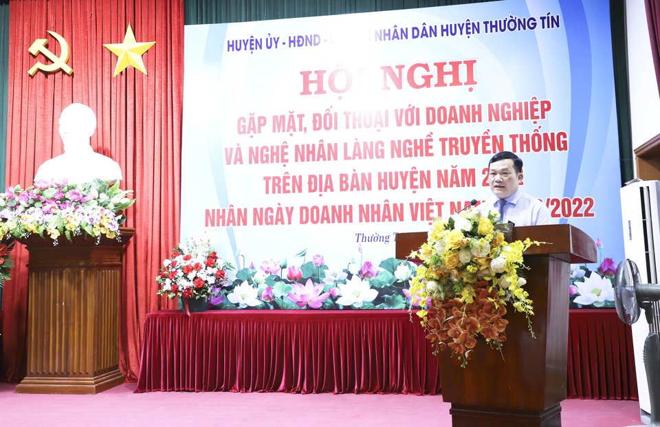 B&iacute; thư Huyện ủy Thường T&iacute;n Nguyễn Tiến Minh ph&aacute;t biểu tại buổi đối thoại