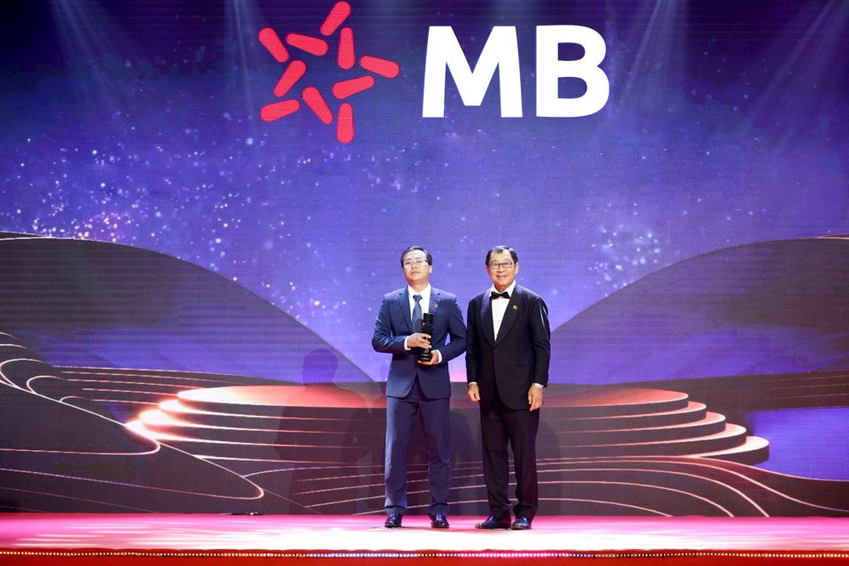 MB nhận giải thưởng Doanh nghiệp xuất sắc ch&acirc;u &Aacute; 2022