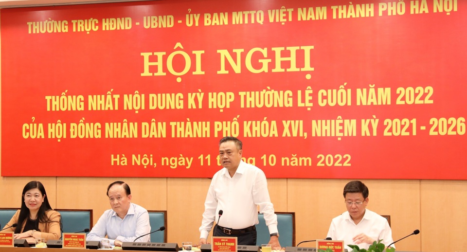 Chủ tịch UBND TP Trần Sỹ Thanh ph&aacute;t biểu tại hội nghị