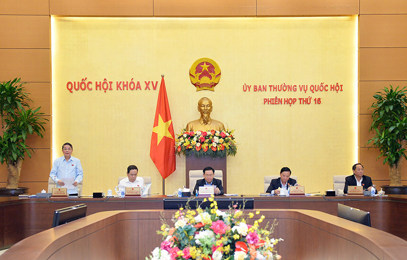 Ph&oacute; Chủ tich Quốc hội Nguyễn Đức Hải điều h&agrave;nh nội dung thảo luận