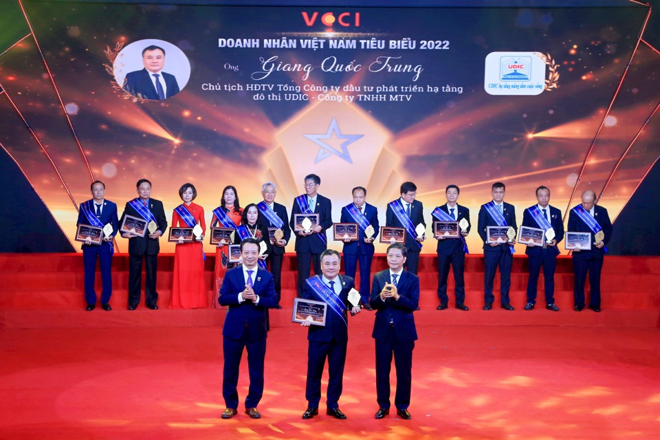CEO UDIC Giang Quốc Trung  được tôn vinh Doanh nhân Việt Nam tiêu biểu năm 2022 - Ảnh 1