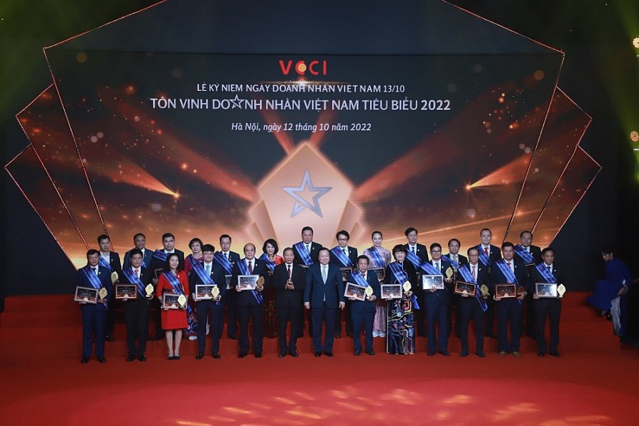 Bà Đỗ Nguyệt Ánh được vinh danh Doanh nhân tiêu biểu Việt Nam 2022   - Ảnh 1