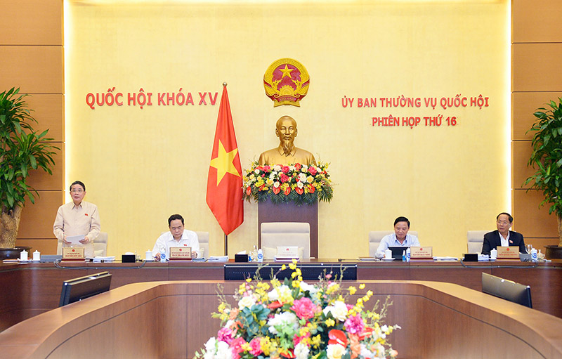 Phó Chủ tịch Quốc hội Nguyễn Đức Hải điều hành nội dung thảo luận. Ảnh: Duy Linh
