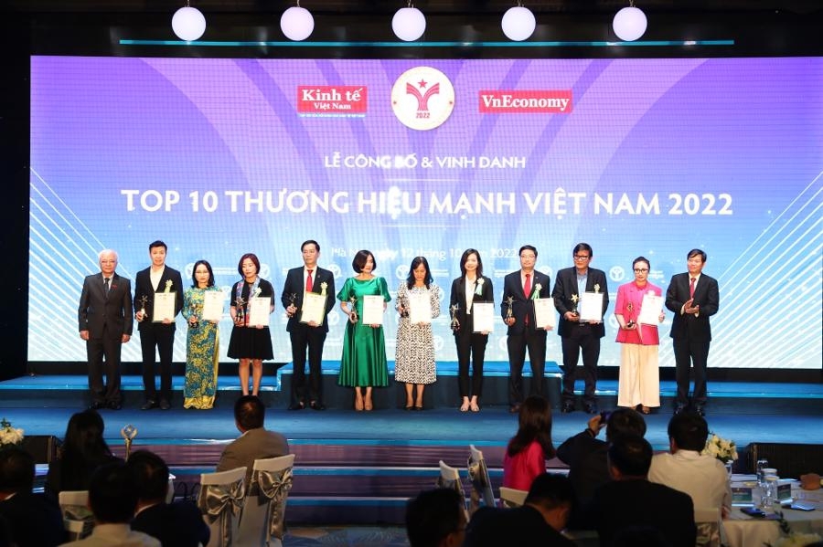 Đại diện 10 Thương hiệu mạnh Việt Nam được vinh danh tại chương tr&igrave;nh