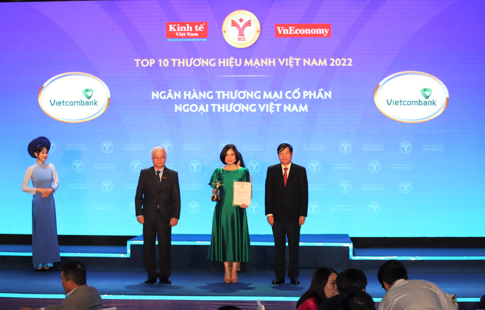 Vietcombank 9 lần liên tiếp có mặt trong Top 10 Thương hiệu mạnh Việt Nam - Ảnh 1