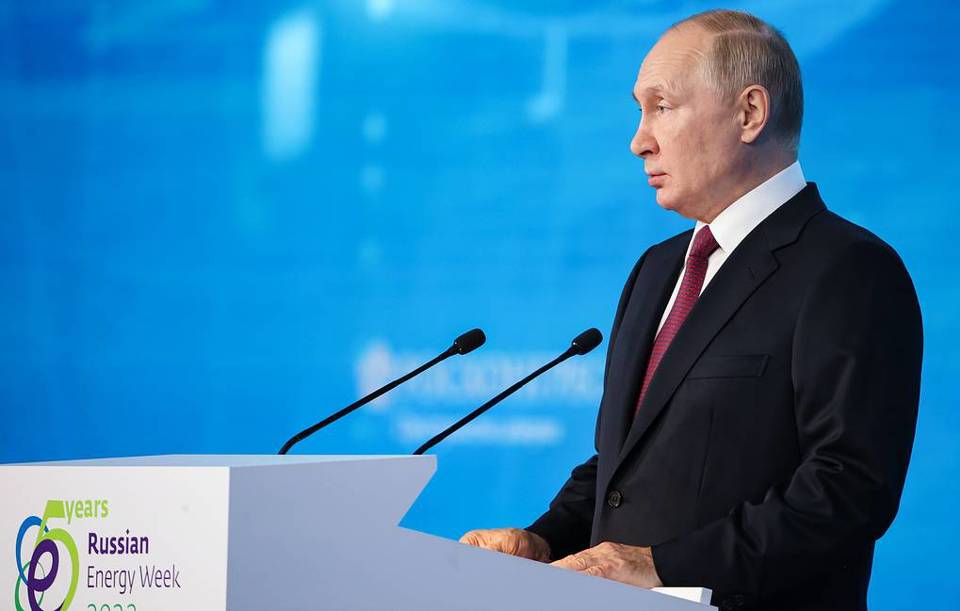 Tổng thống Nga Vladimir Putin ph&aacute;t biểu tại diễn đ&agrave;n Tuần lễ Năng lượng Nga&nbsp; h&ocirc;m 12/10. Ảnh: Tass