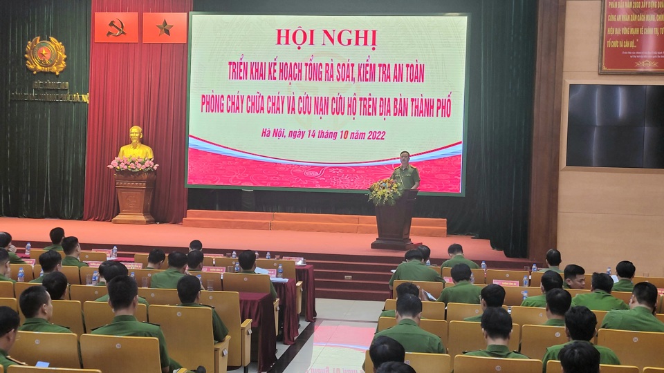 To&agrave;n cảnh hội nghị.