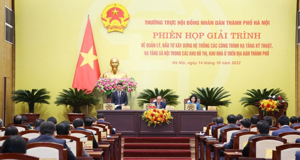 Ph&oacute; Chủ tịch HĐND TP Phạm Qu&iacute; Ti&ecirc;n ph&aacute;t biểu tại phi&ecirc;n giải tr&igrave;nh