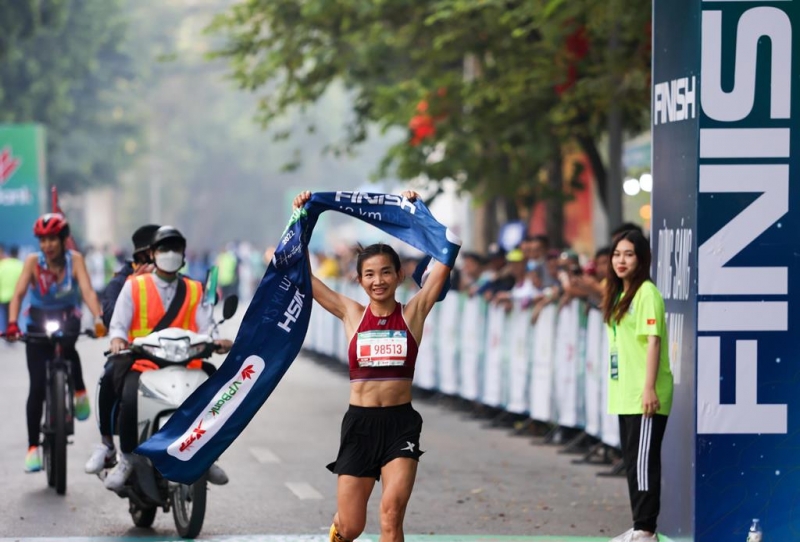 Hàng loạt kỷ lục mới được thiết lập tại VPBank Hanoi Marathon 2022 - Ảnh 1