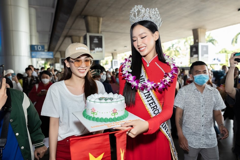 Với chiến thắng tại Miss Intercontinental 2022, Bảo Ngọc đ&atilde; l&agrave;m n&ecirc;n lịch sử. Bởi, kể từ khi Việt Nam cử đại diện đến đấu trường n&agrave;y từ năm 2003 đến nay th&igrave; lần n&agrave;y c&ocirc; n&agrave;ng đ&atilde; mang về chiến thắng đầu ti&ecirc;n vẻ vang, đầy thuyết phục trước sự c&ocirc;ng nhận của đ&ocirc;ng đảo fan h&acirc;m mộ tr&ecirc;n khắp c&aacute;c diễn đ&agrave;n trong nước v&agrave; quốc tế.