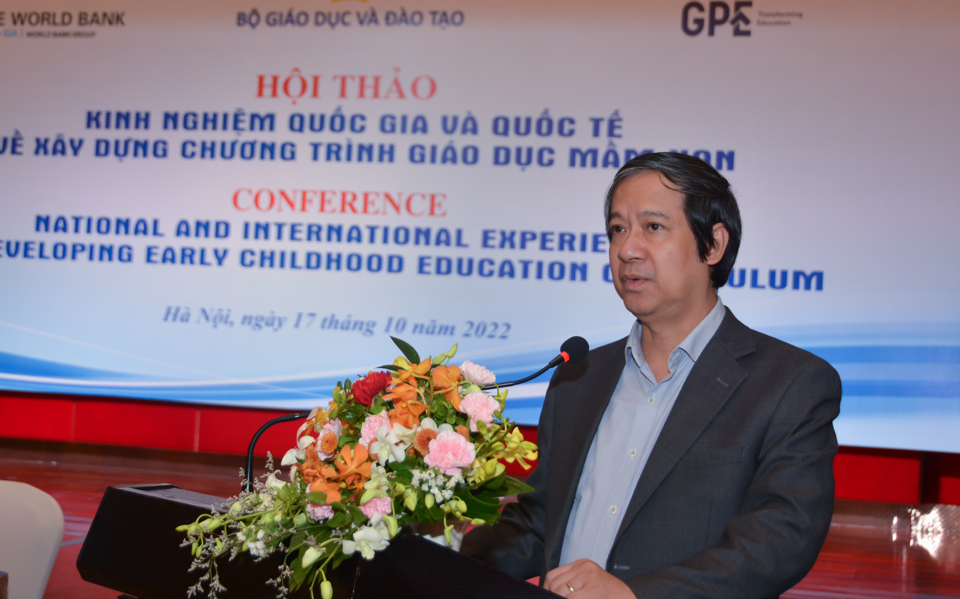 Bộ trưởng Bộ GD&ĐT Nguyễn Kim Sơn: Mục tiêu chung của giáo dục mầm non là phát triển con người toàn diện nhưng cần định hướng đầu tiên cho trẻ mầm non sự lương thiện của con người. 