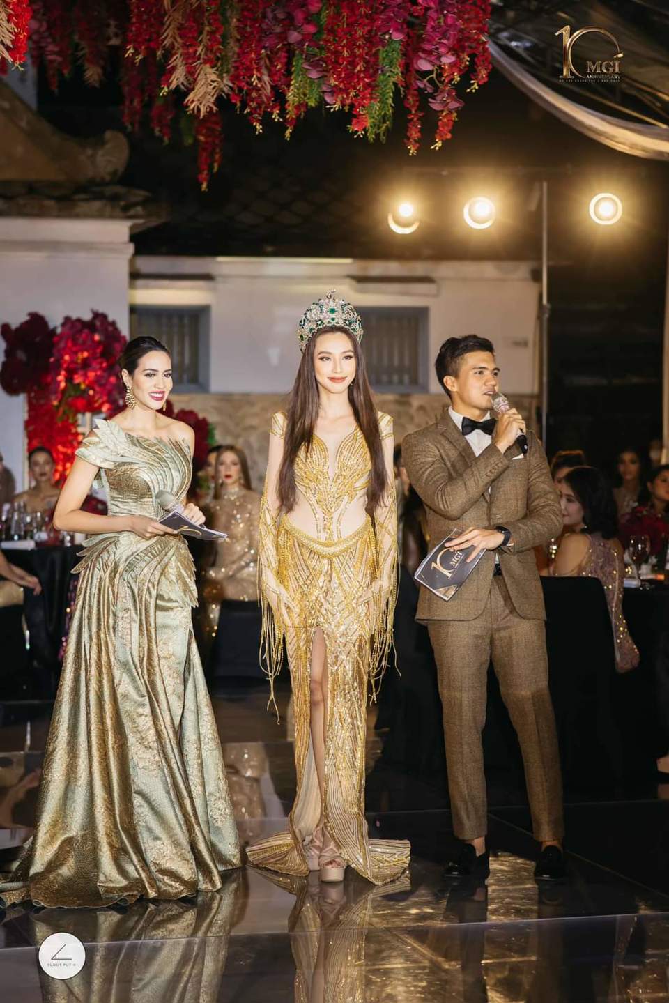 Thùy Tiên, Thiên Ân khoe đường cong gợi cảm tại tiệc Gala Miss Grand International 2022 - Ảnh 3