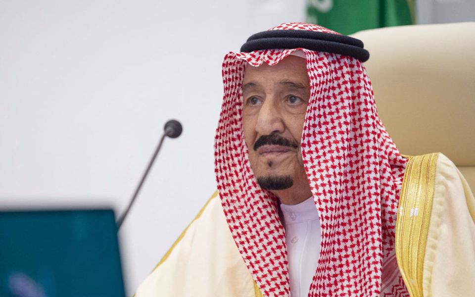 Quốc vương Ả Rập Saudi Salman bin Abdulazizc hôm 16/10 khẳng định nước này đang nỗ lực giúp thịtrường dầu mỏ ổn định và cân bằng. Ảnh: AFP