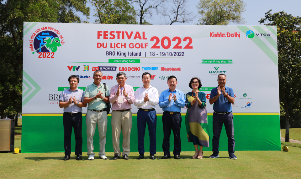 Các đại biểu dự lễ khai mạc “Tuần lễ Giao lưu Văn hóa golf - Hà Nội 2022”. Ảnh: Phạm Hùng