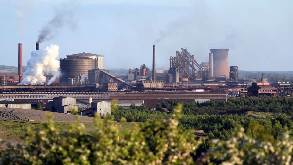 Nh&agrave; m&aacute;y British Steel hoạt động ở Scunthorpe. Ảnh: skynews