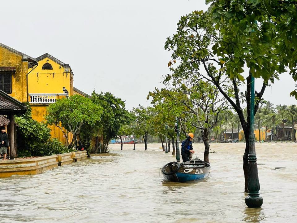 Những cơn bão đổ bộ vào miền Trung trong thời gian qua là do biến đổi khí hậu. Ảnh: Vũ Hạ