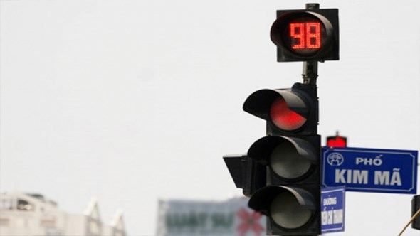 Hà Nội lắp đặt 66 nút đèn tín hiệu giao thông trong giai đoạn 2022-2023 - Ảnh 1