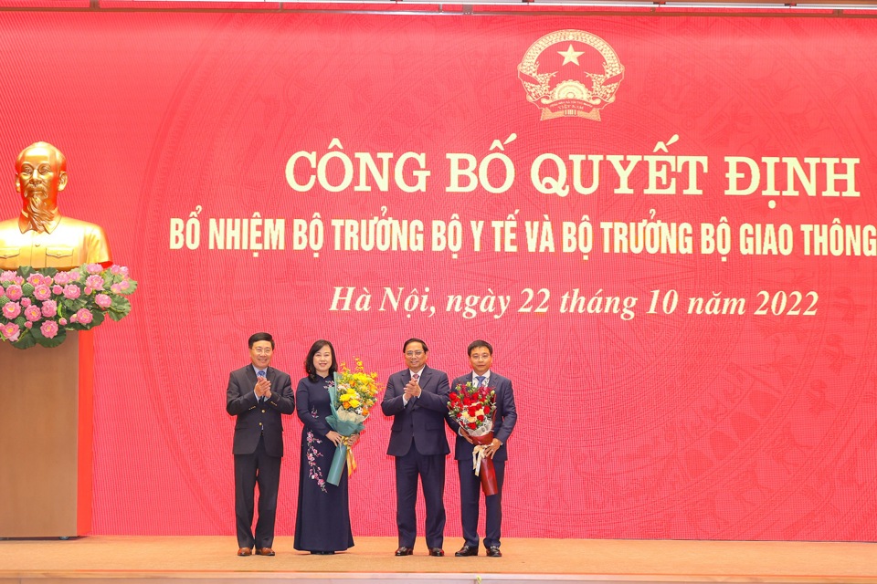 Thủ tướng Phạm Minh Chính trao Quyết định bổ nhiệm hai Bộ trưởng - Ảnh 1