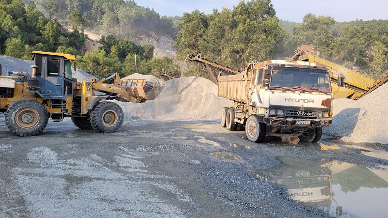 Hầu hết c&aacute;c doanh nghiệp chỉ ch&uacute; trọng lợi &iacute;ch kinh thế, phớt lờ c&aacute;c quy định trong khai th&aacute;c kho&aacute;ng sản