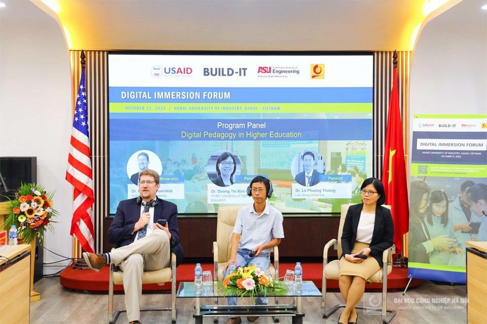 Phi&ecirc;n thảo luận với chủ đề: Tương lai của Gi&aacute;o dục kỹ thuật số trong gi&aacute;o dục đại học Việt Nam