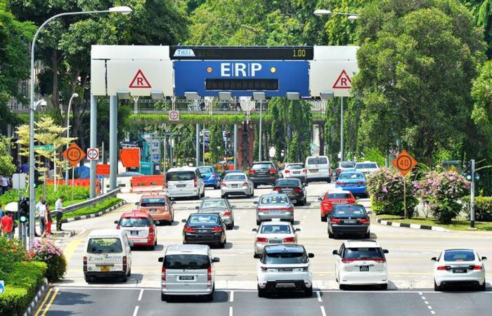 Hệ thống định gi&aacute; đường bộ điện tử (ERP) tại Singapore được triển khai v&agrave;o năm 1998.