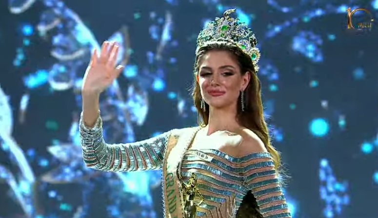 Người đẹp Brazil x&uacute;c động khi đăng quang ng&ocirc;i vị cao nhất của Miss Grand International 2022.
