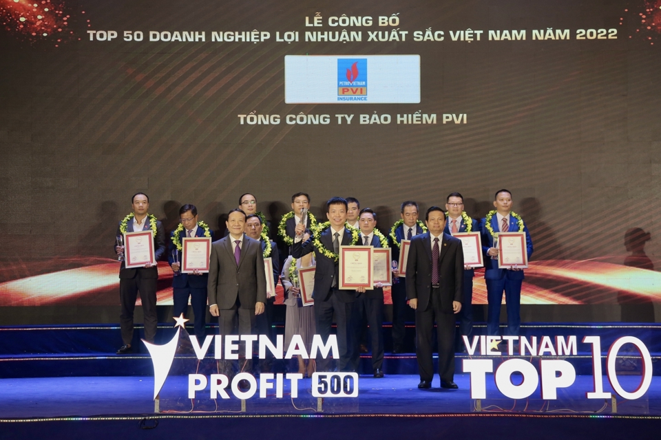 Tổng C&ocirc;ng ty Bảo hiểm PVI nhận vinh danh Top 50 doanh nghiệp lợi nhuận xuất sắc nhất Việt Nam.