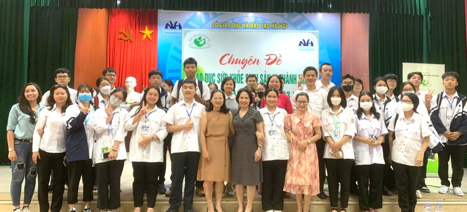 Học sinh lớp 10 trường THPT chuyên Nguyễn Huệ được nghe chuyên đề bổ ích về sức khỏe sinh sản vị thành niên
