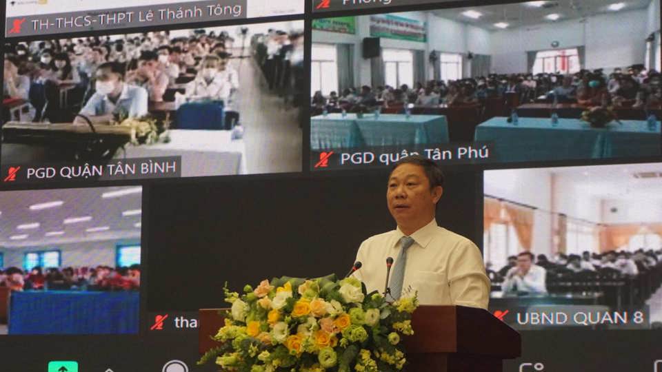&Ocirc;ng Dương Anh Đức - Ph&oacute; Chủ tịch UBND TP Hồ Ch&iacute; Minh ph&aacute;t biểu tại hội thảo.
