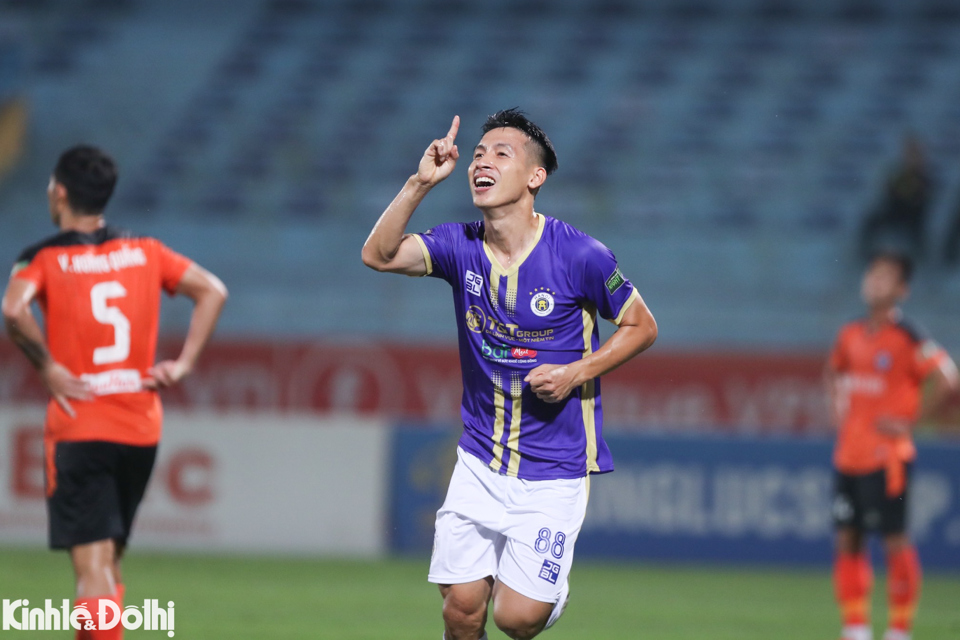 Đ&acirc;y l&agrave; b&agrave;n thắng đầu ti&ecirc;n của H&ugrave;ng Dũng cho H&agrave; Nội FC ở m&ugrave;a giải 2022.