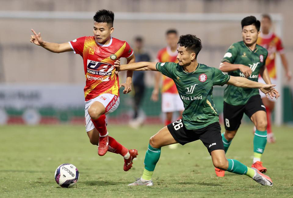 CLB TP Hồ Chí Minh là 1 trong 5 đội trong nhóm ''cầm đèn đỏ''  tại V-League 2022. Ảnh Ngọc Tú