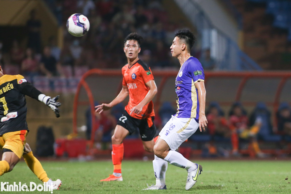 Hà Nội FC đòi lại ngôi đầu bảng V-League 2022 - Ảnh 9