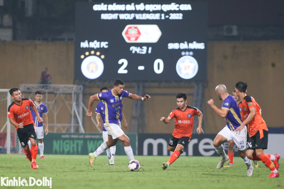 Hà Nội FC đòi lại ngôi đầu bảng V-League 2022 - Ảnh 11