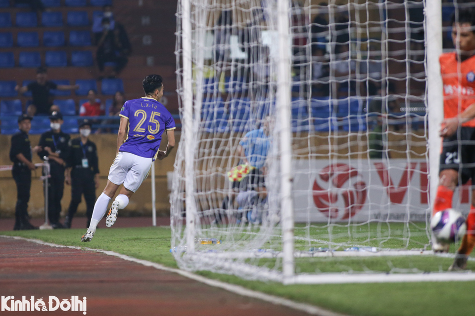 Hà Nội FC đòi lại ngôi đầu bảng V-League 2022 - Ảnh 16