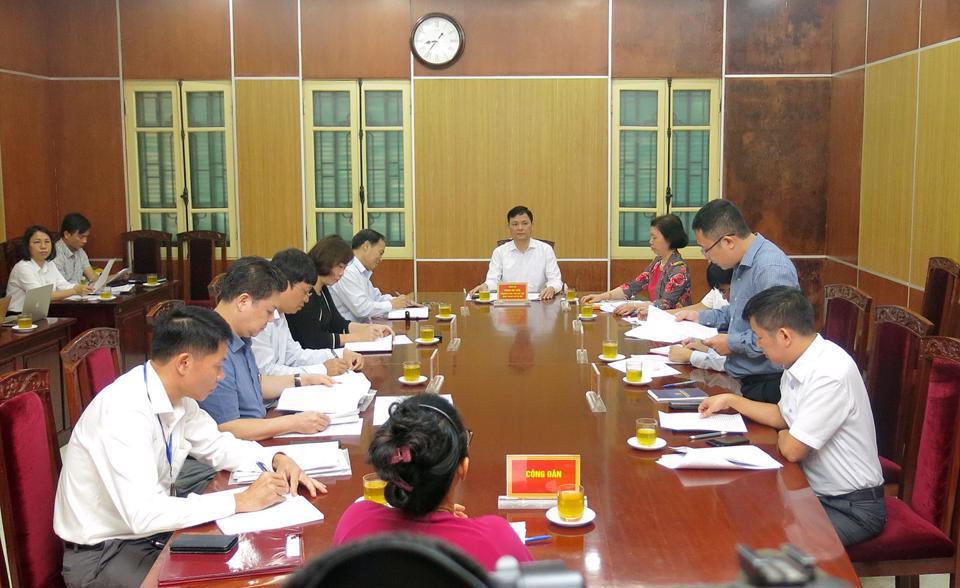 Phó Chủ tịch HĐNDTP Hà Nội Phạm Quí Tiên chủ trì buổi tiếp công dân sáng 31/10.