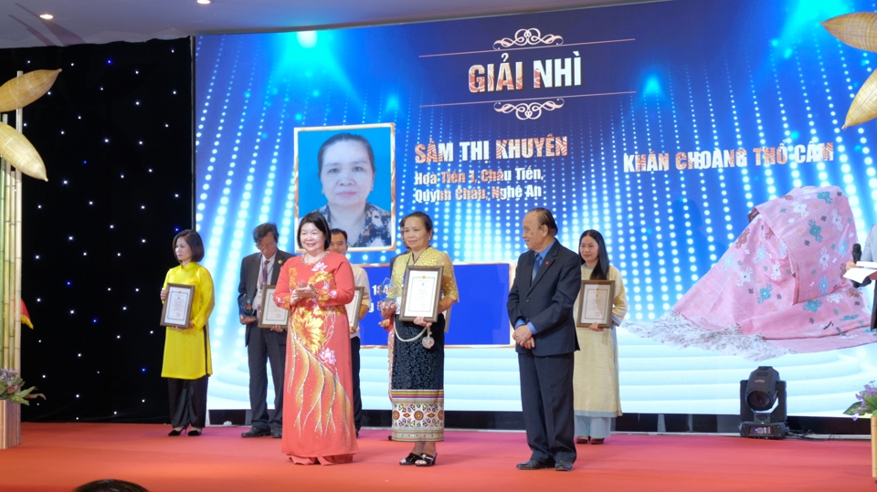 Vinh danh 48 sản phẩm thủ công mỹ nghệ Việt Nam tiêu biểu năm 2022 - Ảnh 2